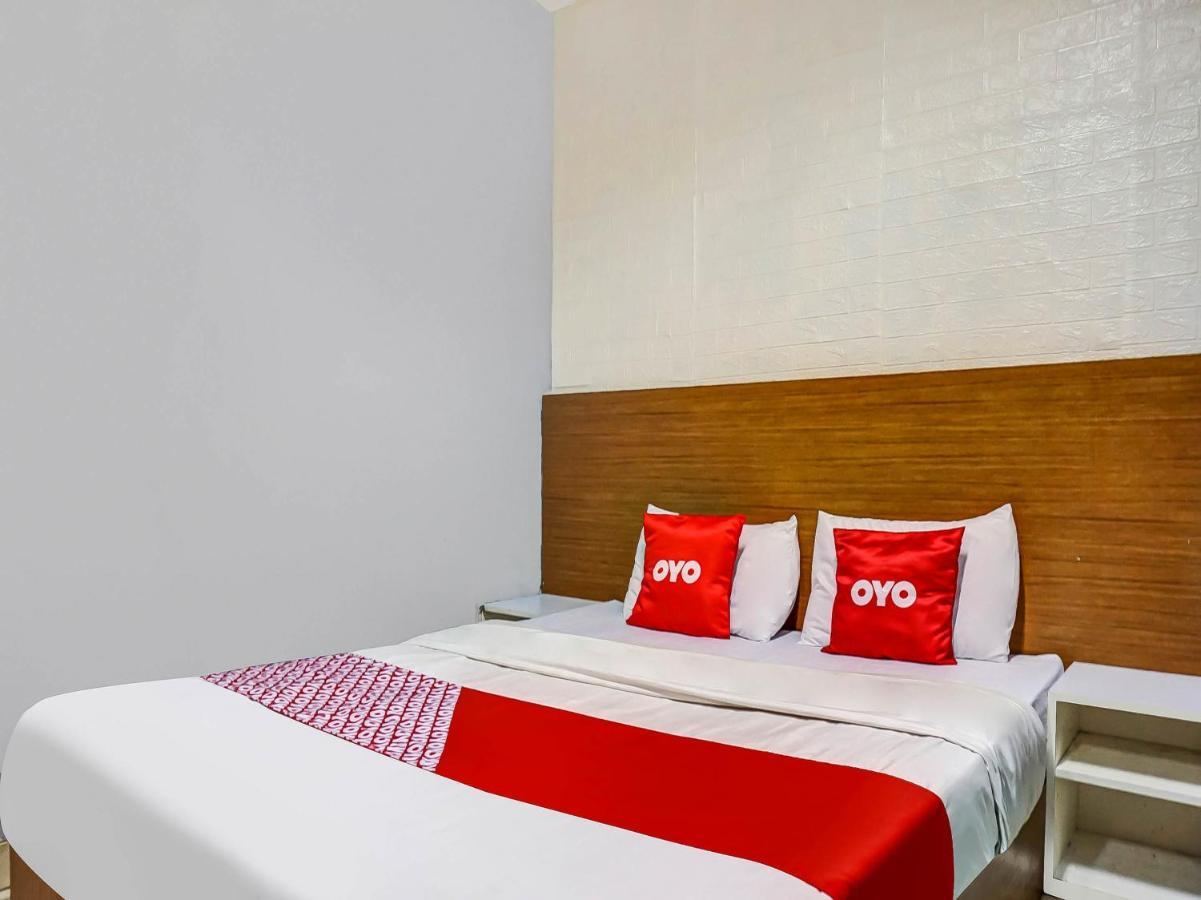 Oyo 90872 Coolz Tebet Near Tis Square Jakarta