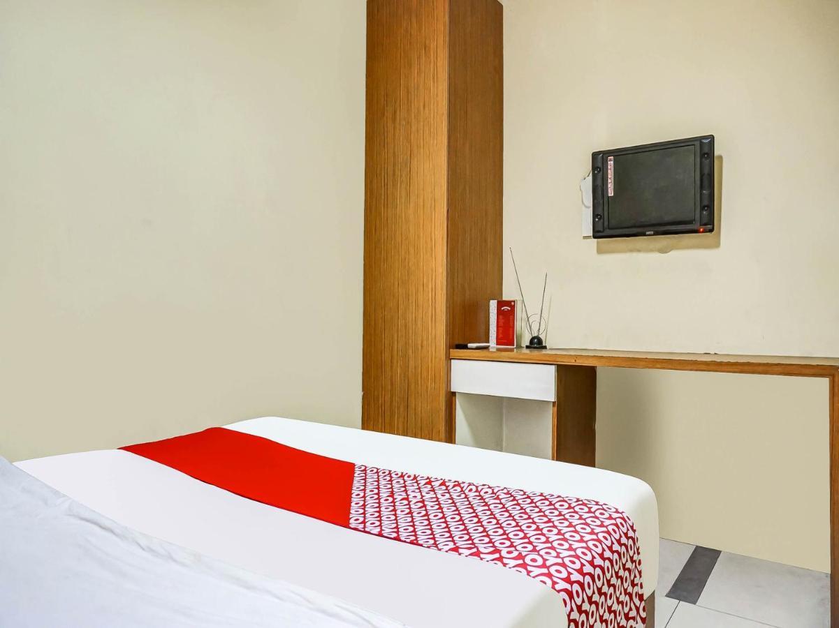 Hotel Oyo 90872 Coolz Tebet Near Tis Square