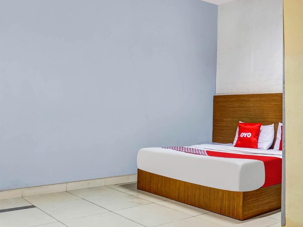 Oyo 90872 Coolz Tebet Near Tis Square