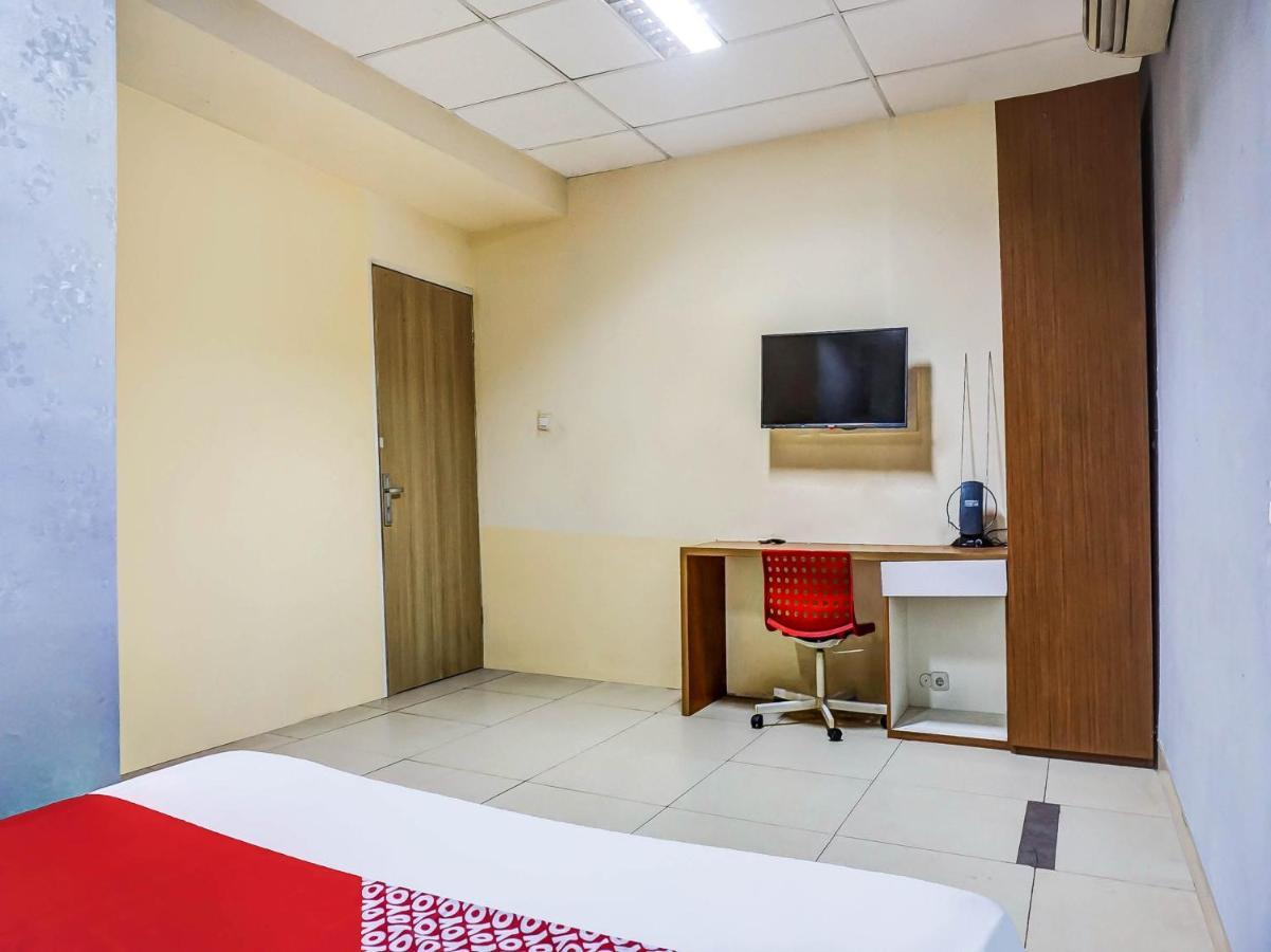 Hotel Oyo 90872 Coolz Tebet Near Tis Square Jakarta